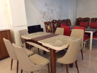 Bàn ăn hiện đại